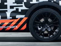 アウディの市販EV『e-tron』、プロトタイプ公開へ…ジュネーブモーターショー2018 画像