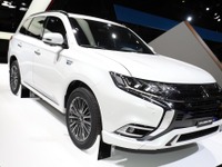 三菱 アウトランダーPHEV、「S-AWC」に2つのモード追加…ジュネーブモーターショー2018 画像