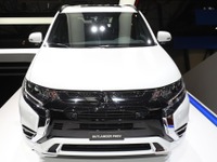 三菱 アウトランダー PHEV、ダイナミックシールド顔が進化…ジュネーブモーターショー2018 画像