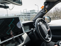 駐車スペースを見つける自動運転車…ジャガー・ランドローバーが自動駐車技術のデモ 画像