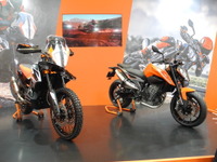 KTMの目玉バイクはミラノショーで大好評の 790デューク…東京モーターサイクルショー2018 画像