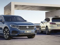 VW トゥアレグ 新型、歴代初のPHV設定へ…システムパワーは367ps 画像