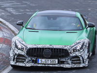メルセデスAMG GT Rに新型か? 目立ちすぎる謎のテスト車両の正体は 画像