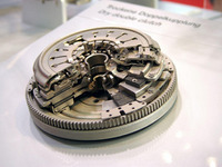 【東京モーターショー07】シェフラーLUKのダブルドライクラッチ 画像