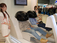 【東京モーターショー07】トヨタ紡織開発のシートで1日600人がリラックス 画像