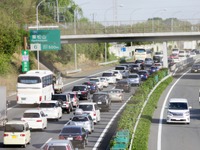 ゴールデンウィーク期間中の高速道路の渋滞予測、10km以上が46回増の401回 画像