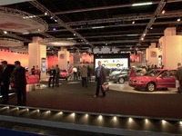 【フランクフルトショー2001展示総括】赤いセアトに興奮してしまった 画像
