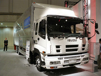 【東京トラックショー07】いすゞ、安全技術搭載 GIGA G-CARGO を出展 画像