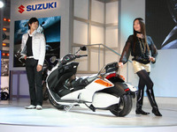 【東京モーターショー07】スズキ、フルフラット2シーター バイク 画像
