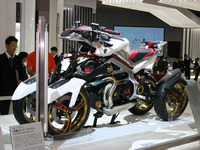 【東京モーターショー07】ヤマハから4輪ハイブリッドビークル 画像