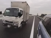 高速道路でトラブル、路肩停止の危険性を360度VR動画で紹介 JAF 画像