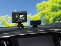 コムテック、2カメラ高画質ドラレコ発売 車内の映像も同時記録 画像