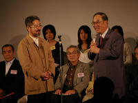 【東京モーターショー07】張会長、ユーザーが考える「夢のクルマ」を熱心にメモ 画像