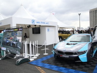 ZFがフォーミュラEセーフティカーを出展、注目集める…モータースポーツジャパン2018 画像