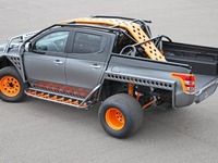 三菱のピックアップトラック、『ワイルド・スピード』仕様に…ワンオフモデルを発表 画像