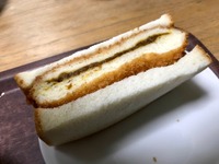 うわさの『カレーパンサンド』、聞いておどろき見てびっくり、食べたらどうだ？ 画像