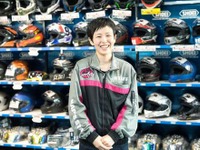 元レーサーや事故でバイクに乗れなくなった人たちを積極的に採用 ナップス 画像