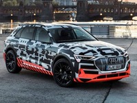 アウディ初の市販EV『e-tron』は8月末に発表へ 画像