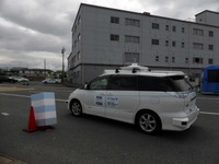約10km離れて遠隔操作、KDDI が障害物を回避…ITSフォーラム2018福岡 画像