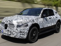 メルセデス初の市販EV、EQC …最新プロトタイプ車の画像を公開 画像