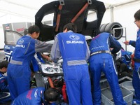 【ニュル24時間】ディーラーメカニックもSTIチームに参加、その理由は? 画像