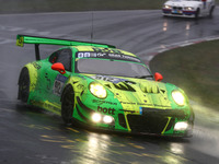 【ニュル24時間】総合優勝はポルシェ911GT3 R、スバルはクラス優勝…ラスト1時間の大波乱 画像
