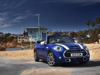 MINI 改良新型を発売、最新コネクトなど先進機能装備 238万円から 画像