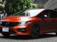 ホンダ ジェイド 改良新型、2列5人乗りのRS投入で「圧倒的な広さ」 画像