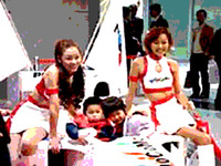 【Fニッポン・キャラバン鈴鹿】トークショー&ドライバー体験、レースクイーンも 画像