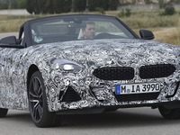 BMW Z4 新型に「M40i」、高性能グレードを設定へ 画像