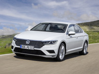 VW パサート が「アルテオン」顔に変身…VR6搭載の噂も 画像