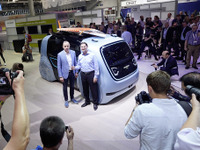 完全自動運転車でアウトドアスポーツ、VW セドリック に進化版…CEBIT 2018 画像