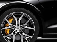 ボルボ S60 新型にポールスター、415hpの高性能PHVを設定へ 画像