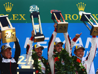 ルマン24時間 でトヨタ悲願の初V、豊田社長「思いっきり走ってくれて、ありがとう」［新聞ウォッチ］ 画像