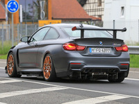 これが噂の「CSL」か!? 過激すぎる謎のBMW M4 を目撃 画像