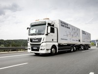 VWグループの自動運転トラックが隊列走行、積荷を届ける実証実験を開始 画像
