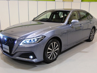 トヨタ クラウン 新型、秋山チーフエンジニア「外観一本化で保守的イメージ脱却」 画像