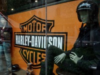 トランプ政権の輸入車25%追加関税で、米消費者1台63万円負担増［新聞ウォッチ］ 画像