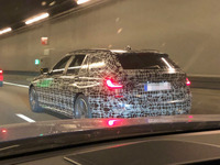アウトバーンで遭遇!BMW 3シリーズ ツーリング 次期型プロトタイプの姿 画像