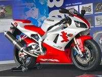 「すげー！オレって速い」を形にしたヤマハのスーパーバイク YZF-R1、生誕20年祝う 画像