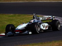 往年のF1マシンによるデモラン、ハッキネンが マクラーレン MP4-13 をドライブ…F1日本GP 画像