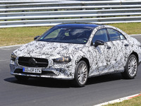 「目ヂカラ」で Aクラス と差別化! メルセデス CLA 次期型の流麗デザイン 画像