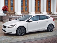 ボルボ V40ディーゼル にナビ/ドラレコ装備の限定モデル 379万円 画像