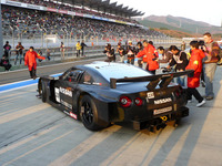 日産 GT-R、SUPER GT仕様がファンの眼前を疾走…NISMOフェスティバル 画像