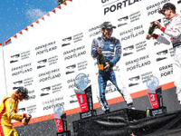 速報!!【INDYCAR 第16戦】佐藤琢磨が先頭ゴール、シリーズ通算3勝目!! 画像