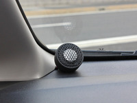 ［取り付け方で音が変わる］ツィーターをダッシュボードの上に取り付ける 画像