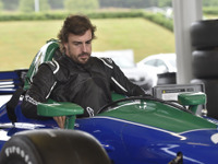 【INDYCAR】フェルナンド・アロンソがロードコースでインディカーをテスト…来季本格参戦への布石か 画像