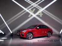BMW X4 新型はX3と差別化、ファッション性とスポーツ性を向上…商品担当［インタビュー］ 画像
