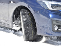ユニークなトレッドが性能を発揮する新スタッドレス、ファルケン ESPIA W-ACEを試す…雪道もドライ路面も安心 画像
