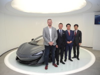東京・麻布にマクラーレンのショールームがオープン…最新のCIを導入したランドマークに 画像